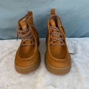 EUC COLE HAAN Women Brown Summit Round Toe Leather Chukka Boots 9 Casual Comfort